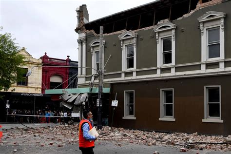 earthquake now melbourne|Melbourne buildings damaged in Victorian earthquake and .